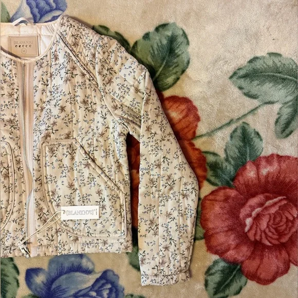 blanknyc floral quilted block party jacket. - Picture 3 of 5